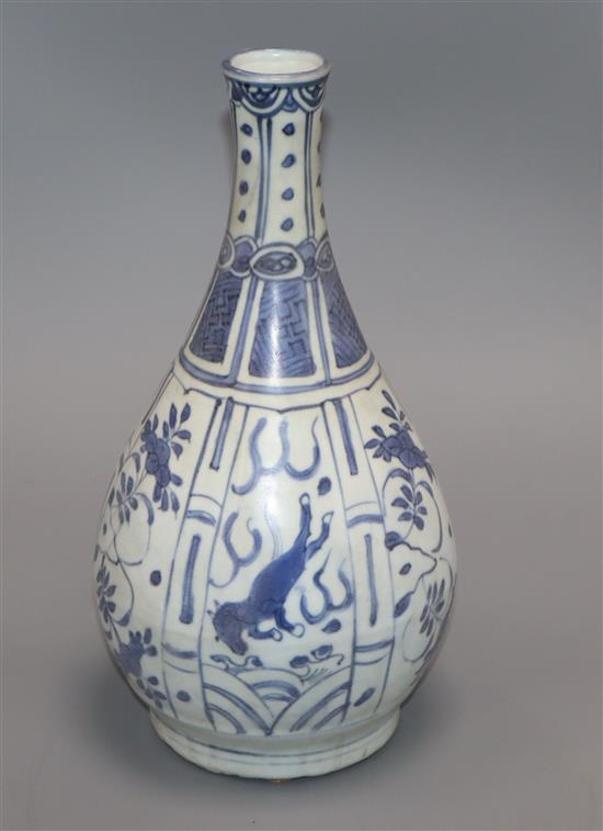 A Chinese blue and white kraak bottle vase, Wanli, Hatcher collection label height 27cm